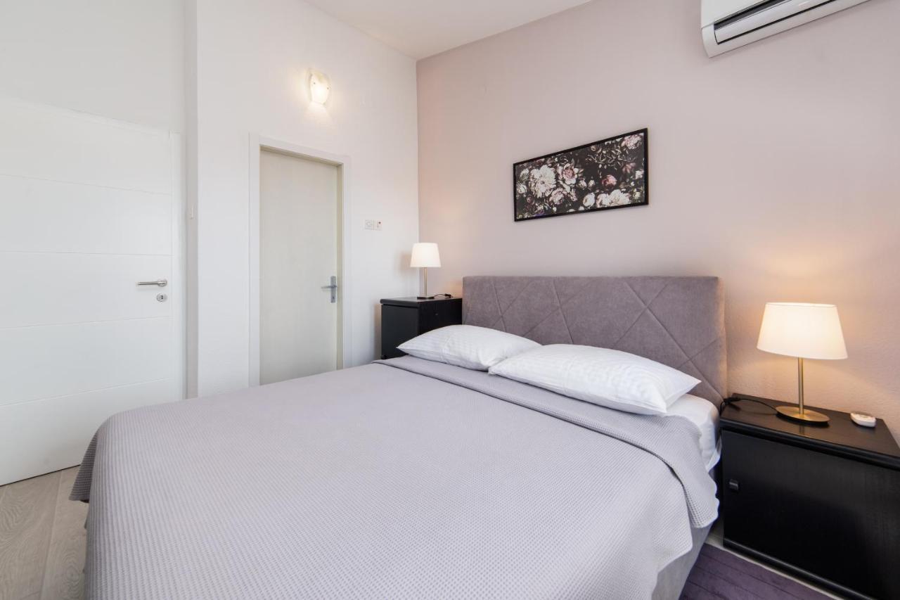 Apartments Divna Baška Voda Eksteriør billede