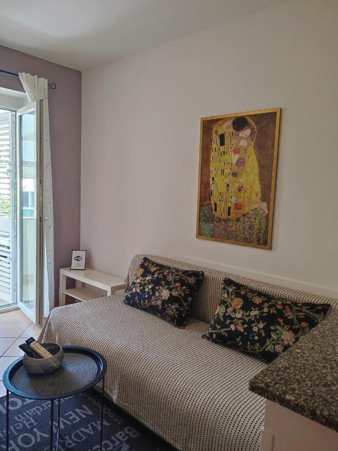 Apartments Divna Baška Voda Eksteriør billede