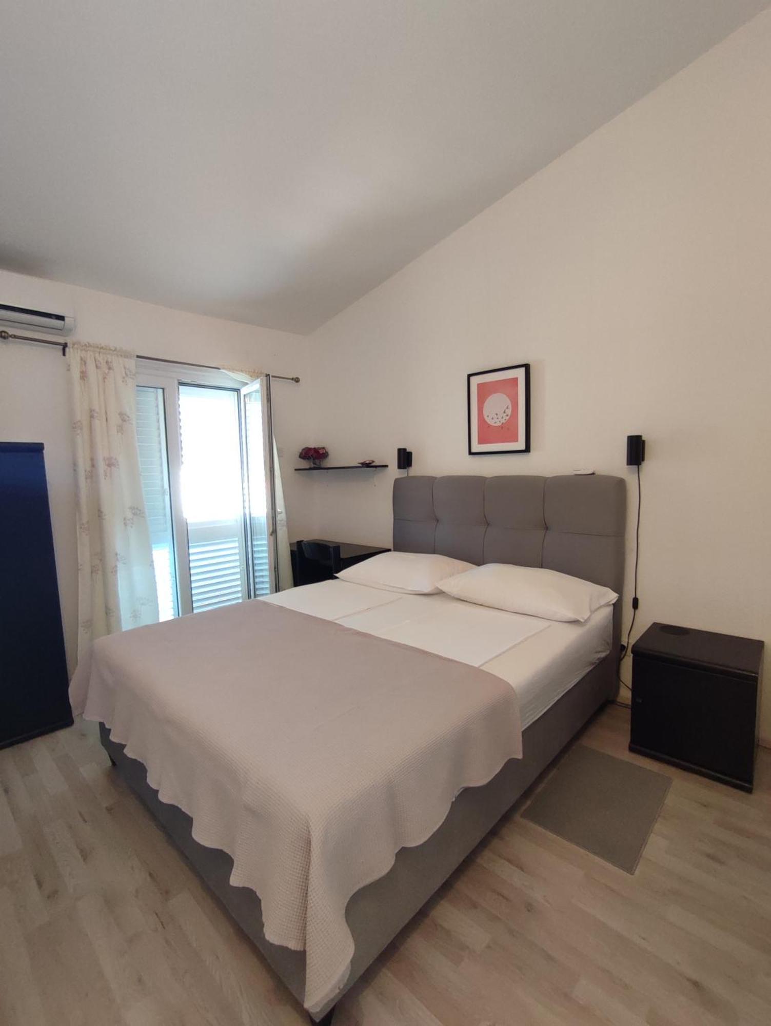 Apartments Divna Baška Voda Eksteriør billede