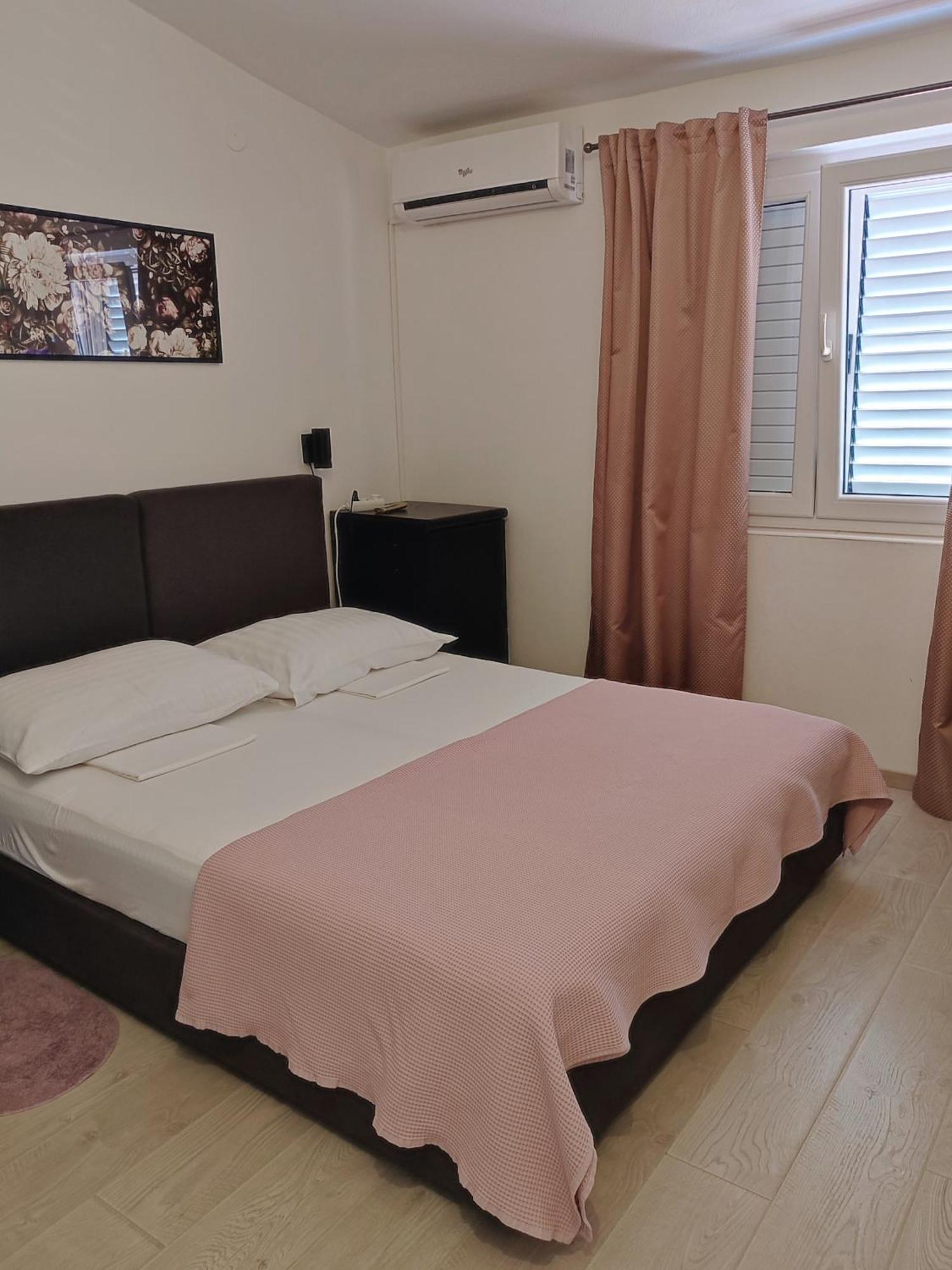 Apartments Divna Baška Voda Eksteriør billede