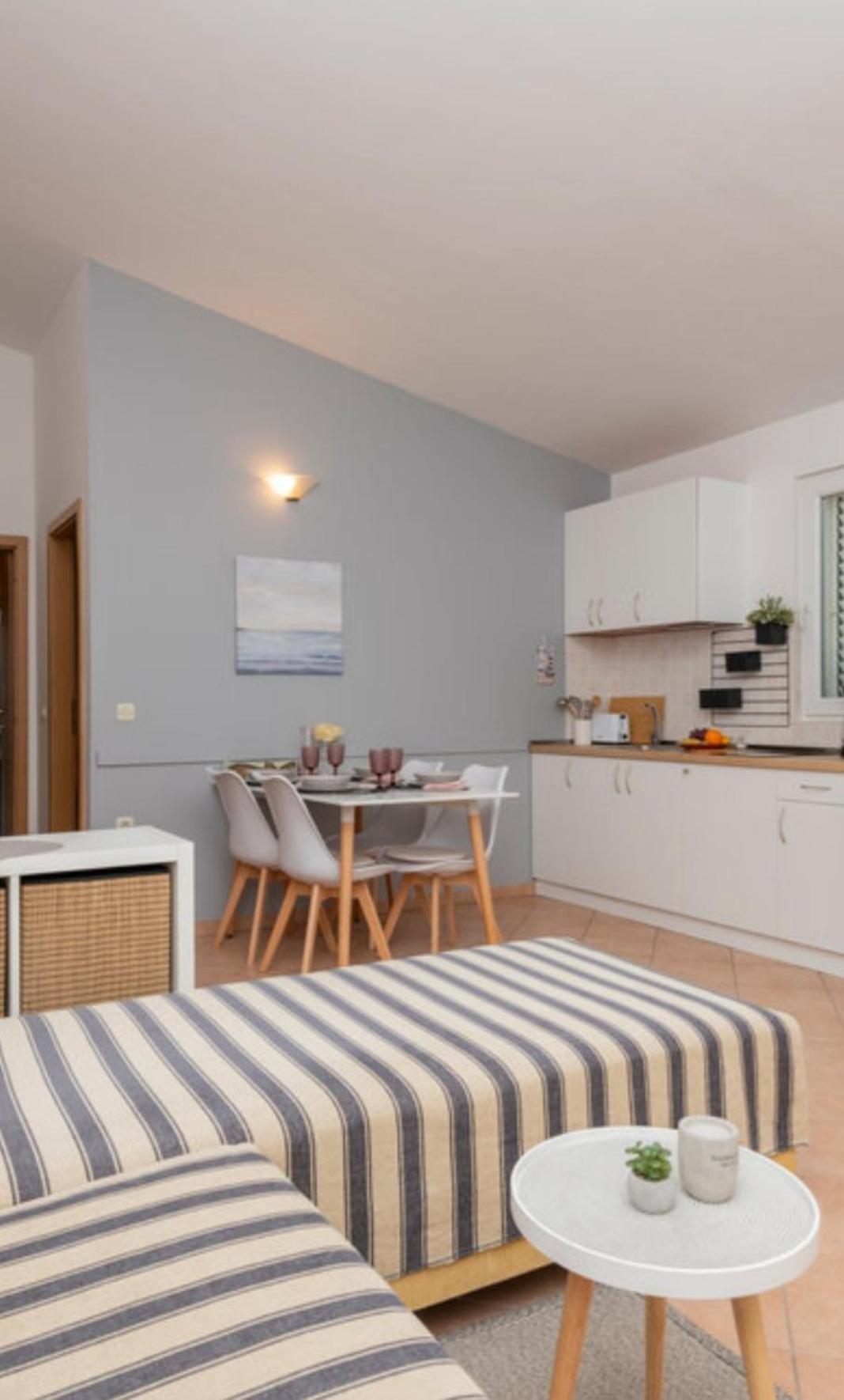 Apartments Divna Baška Voda Eksteriør billede
