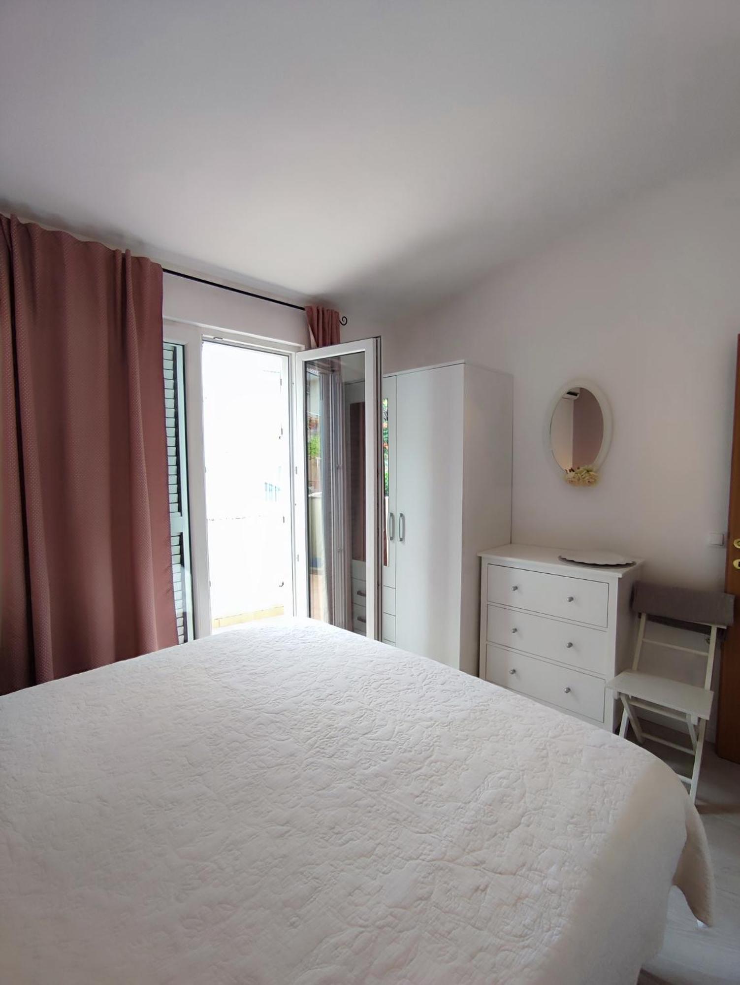 Apartments Divna Baška Voda Eksteriør billede