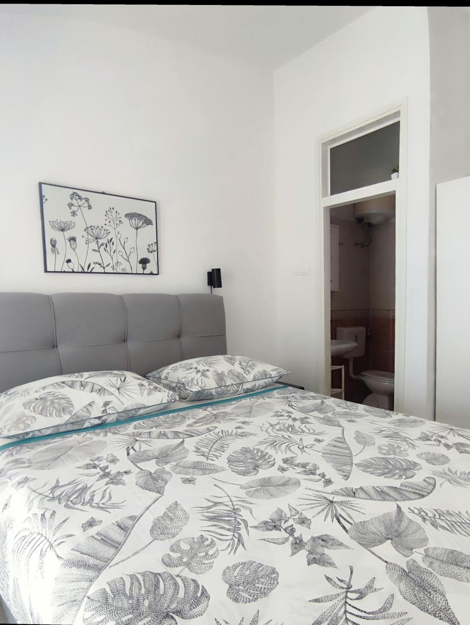 Apartments Divna Baška Voda Eksteriør billede